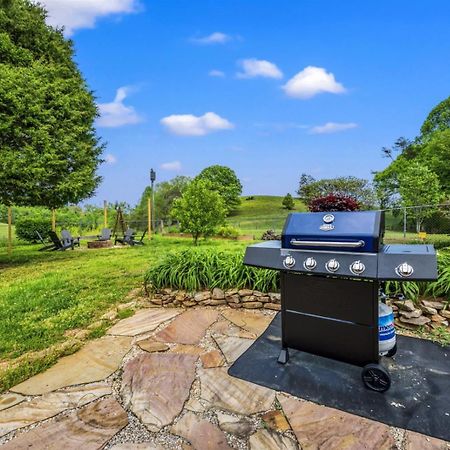 Hidden Star Hideaway-Blackberry Farm-Smoky Mtn Nat Park-Hot Tub- Fire Pit- Fenced Yard- Pet Friendly Walland Exterior photo